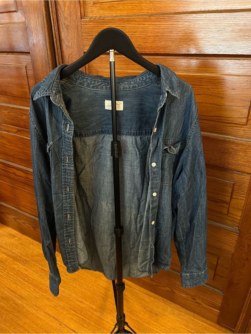 Universal Thread Washed Denim Button-Down Dark Blue Jean Shirt
